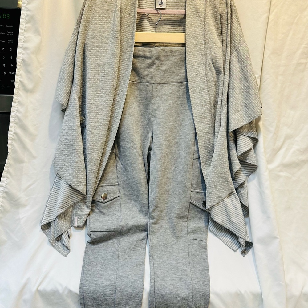 CAbi RunawayLegging - Picture 4 of 5